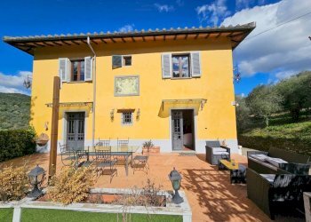 Facciata - Villa via Montalbano, Carmignano - foto 1