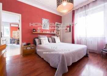 Camera da letto - Quadrilocale via Giuseppe Massarenti, Genova (zona Sestri Ponente) - foto 15