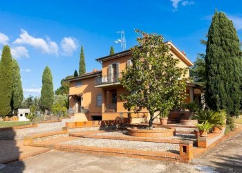 Facciata - Villa via Fontana Torta, Lanuvio - foto 1