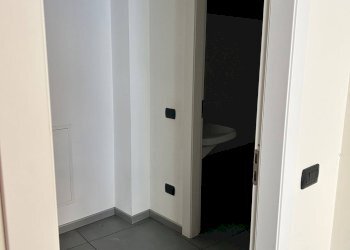 Foto 22 - Locale Commerciale PIAZZA GIUSEPPE MAGGIOLINI
 
29, Parabiago - foto 22