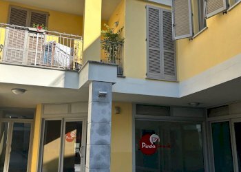 Foto 2 - Locale Commerciale PIAZZA GIUSEPPE MAGGIOLINI
 
29, Parabiago - foto 2