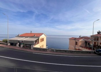Vista - Bilocale corso Mentone, 48, Ventimiglia - foto 2
