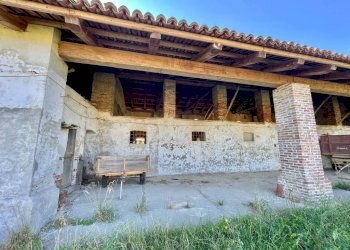 Facciata - Rustico via Palazzo, 241, frazione Roata Rossi, Cuneo - foto 11