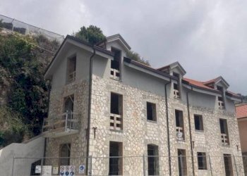 Facciata - Monolocale corso Mentone, 48, Ventimiglia - foto 7