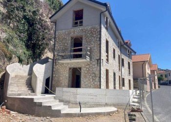 Facciata - Monolocale corso Mentone, 48, Ventimiglia - foto 15