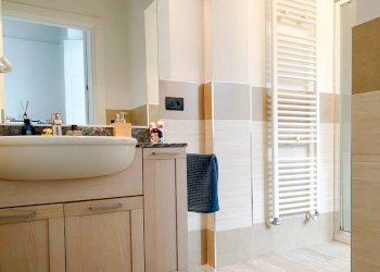 Bagno - Trilocale via Peveragno, 11, Cuneo (zona Centro) - foto 15