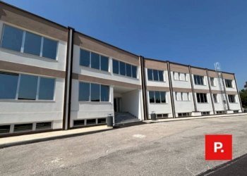 Foto 2 - Office VIA MELVIN JONES, Caserta - photo 2