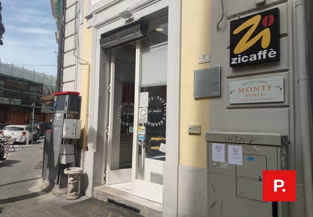 Foto 2 - Commercial Premises via turati
 
8, Caserta - photo 2