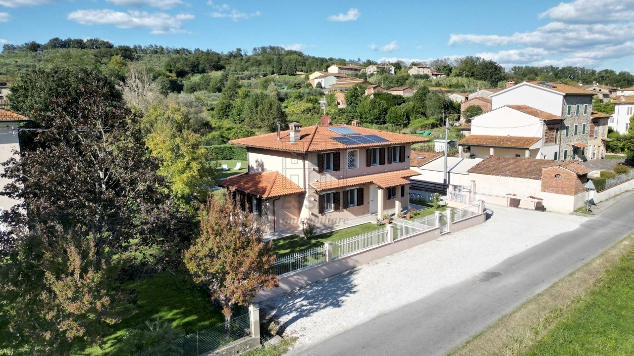 vendesi villetta con giardino privato e piscina ca - Villa Via di San Ginese, Capannori - photo 2