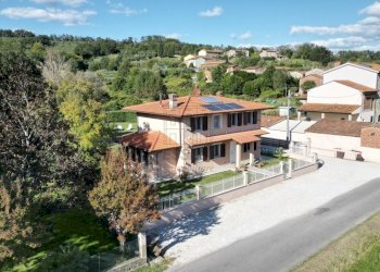 vendesi villetta con giardino privato e piscina ca - Villa Via di San Ginese, Capannori - foto 2