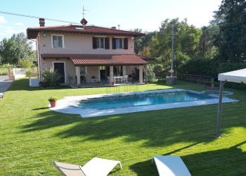 vendesi villetta con giardino privato e piscina ca - Villa Via di San Ginese, Capannori - foto 8
