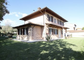 vendesi villetta con giardino privato e piscina ca - Villa Via di San Ginese, Capannori - foto 11