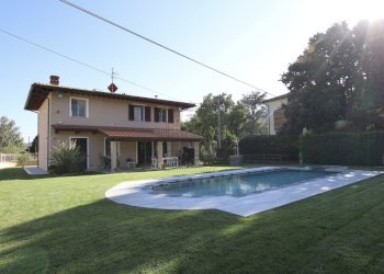 vendesi villetta con giardino privato e piscina ca - Villa Via di San Ginese, Capannori - foto 13