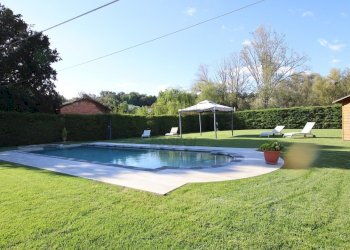 vendesi villetta con giardino privato e piscina ca - Villa Via di San Ginese, Capannori - foto 15