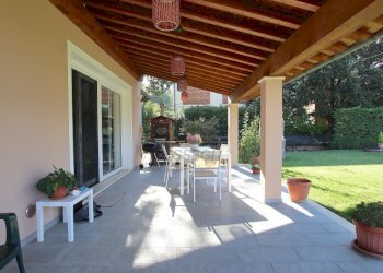 vendesi villetta con giardino privato e piscina ca - Villa Via di San Ginese, Capannori - foto 16