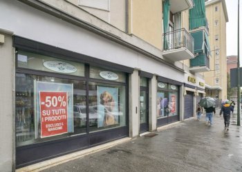 Respighi 0-3.jpg - Commercial Premises piazza respighi 5, Torino - photo 4