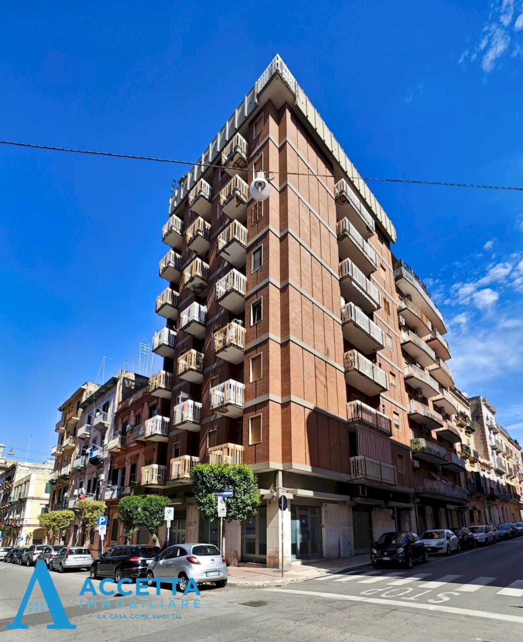 facciata - Commercial Premises Via Dica di Genova 50, Taranto - photo 3