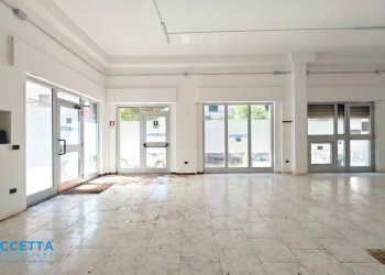 locale - Commercial Premises Via Dica di Genova 50, Taranto - photo 18