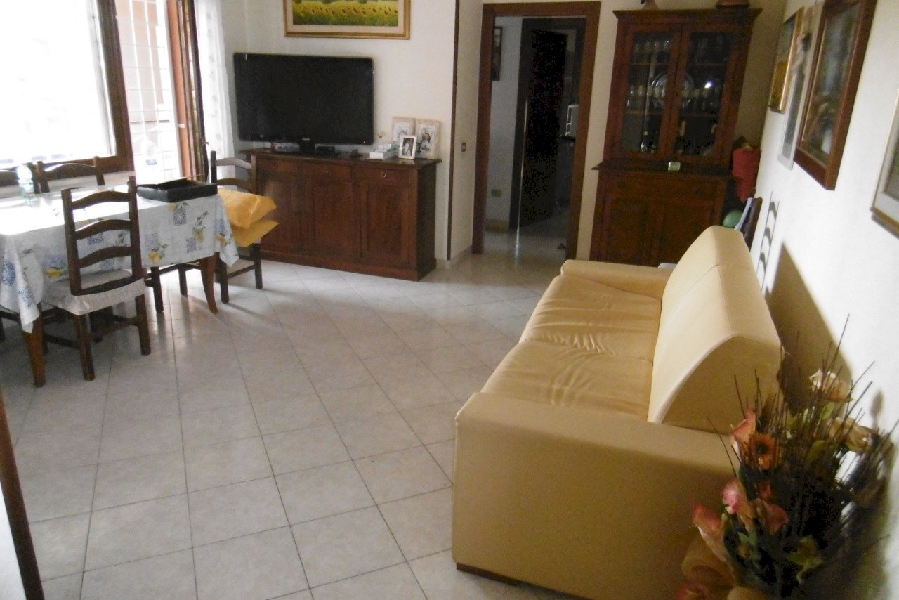 P1000970.JPG - Trilocale VIA LORENZO ALLIEVI, Roma - foto 2