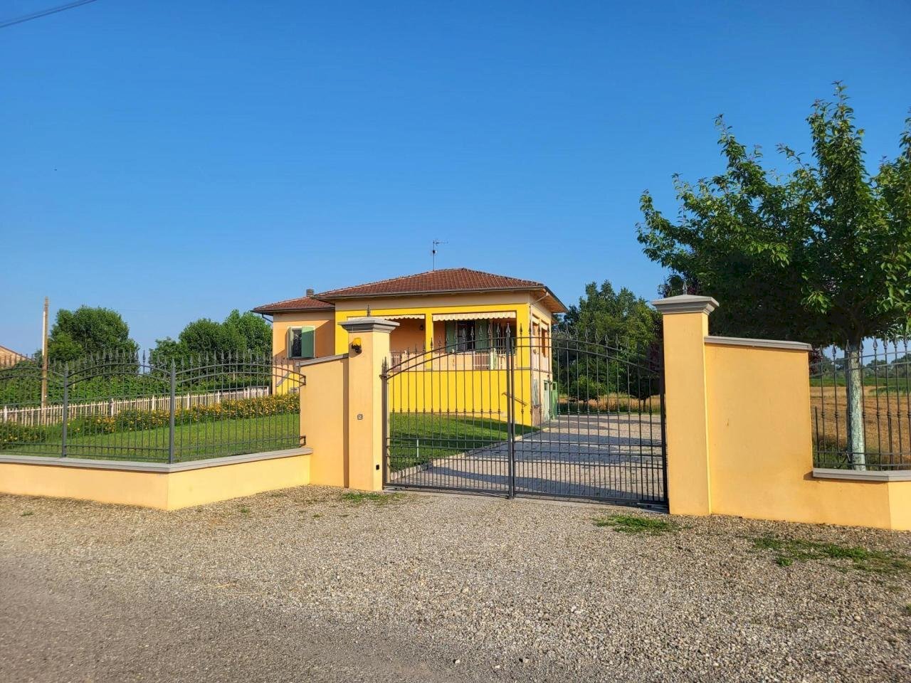 20230619_184346.jpg - Villa Strada Cinta Fossa 6a, Roccabianca - foto 1