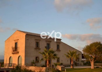 Casa indipendente Caltagirone - foto 1