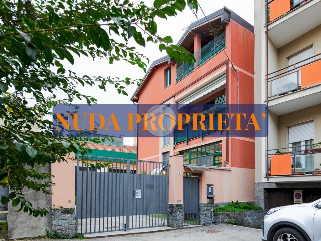 Three-room apartment Via Arona, Bollate - photo 1