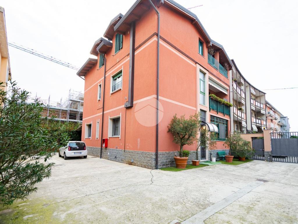 Three-room apartment Via Arona, Bollate - photo 3