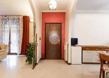 Three-room apartment Via Arona, Bollate - photo 6