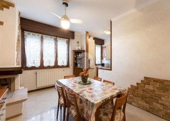 Three-room apartment Via Arona, Bollate - photo 9