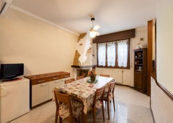 Three-room apartment Via Arona, Bollate - photo 11