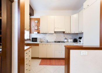 Three-room apartment Via Arona, Bollate - photo 13