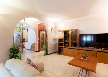 Three-room apartment Via Arona, Bollate - photo 17