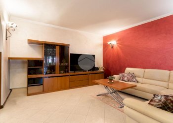 Three-room apartment Via Arona, Bollate - photo 18
