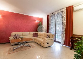 Three-room apartment Via Arona, Bollate - photo 19
