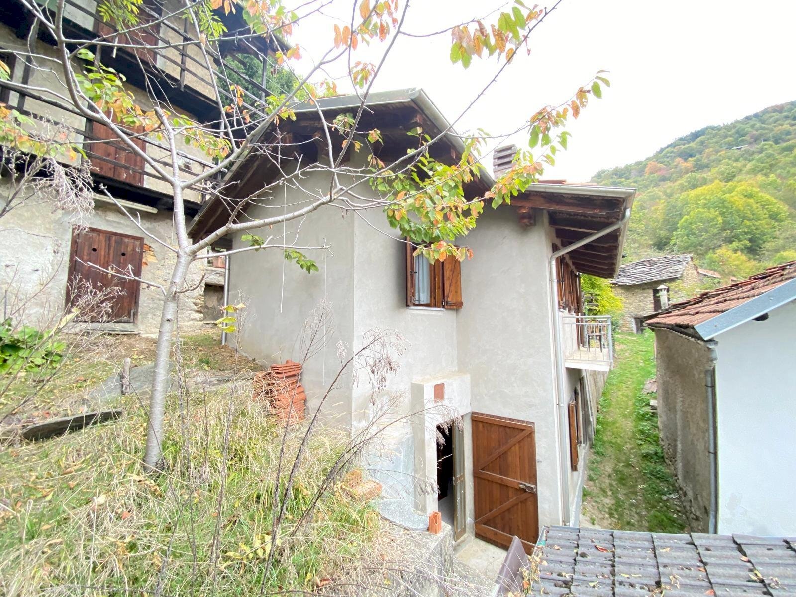 facciata - Casa semi indipendente Borgata Combavacce, s.n.c., Perosa Argentina - foto 2