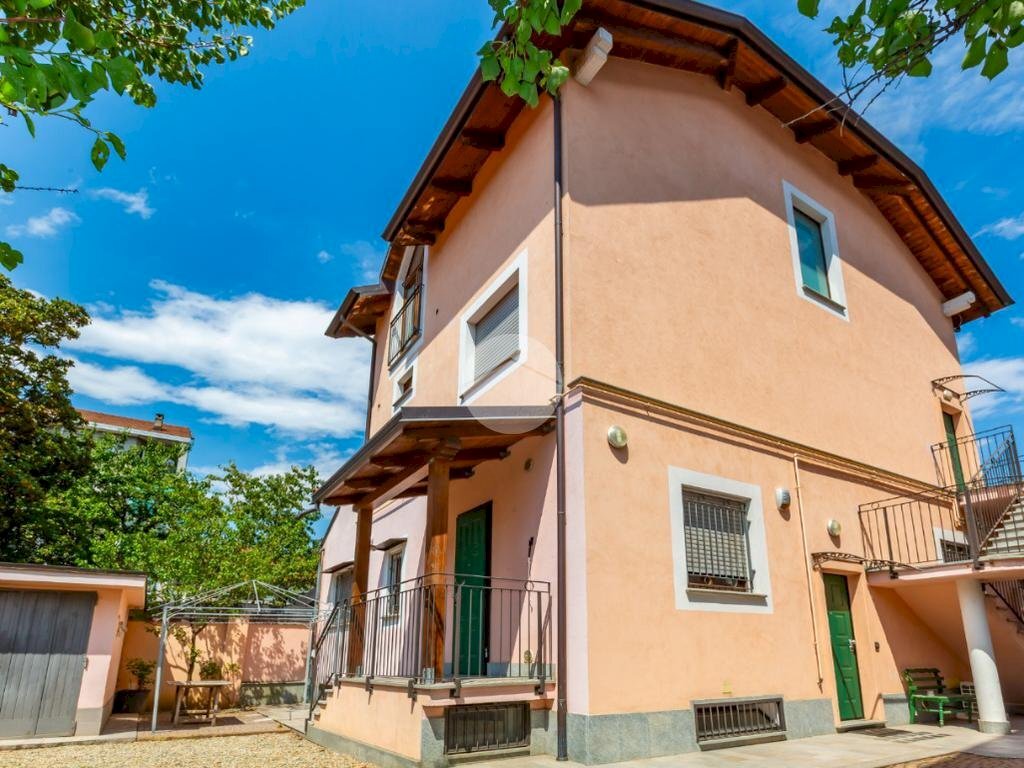 Portion of a house Via macedonia, Collegno - photo 2