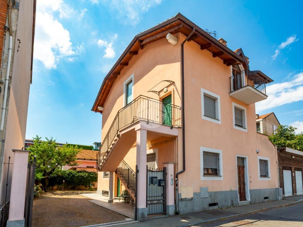 Portion of a house Via macedonia, Collegno - photo 3