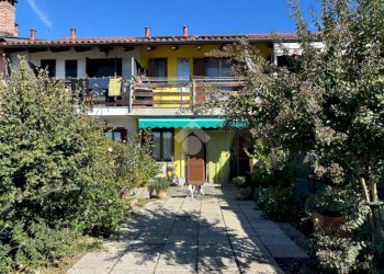 Semi-detached house Borgata Sant'Antonio, Favria - photo 1