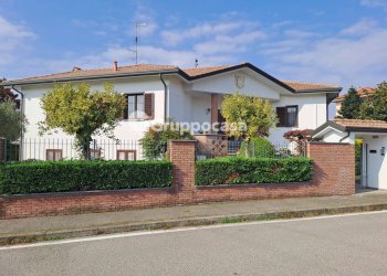 Foto 1 - Villa Via Don Oldrati
 
42, Santo Stefano Ticino - photo 1