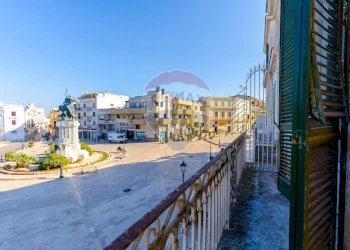 Balcone - Casa indipendente Piazza XX Settembre
 
8, Rutigliano - foto 2