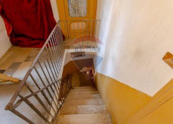 Scale - Casa indipendente Piazza XX Settembre
 
8, Rutigliano - foto 15