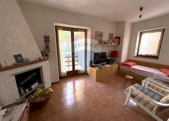 Soggiorno - Casa semi indipendente VIA SABOTINO, Cunardo - foto 8