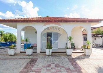 Casa all\'aperto - Villa Via Favignana
 
32, Catania - foto 2