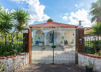 Casa all\'aperto - Villa Via Favignana
 
32, Catania - foto 4