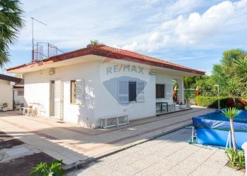 Casa all\'aperto - Villa Via Favignana
 
32, Catania - foto 11