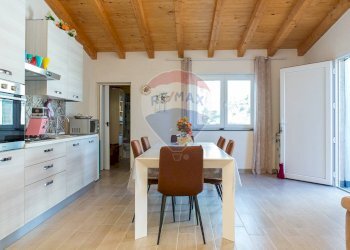 Sala da pranzo - Villa Via Favignana
 
32, Catania - foto 16