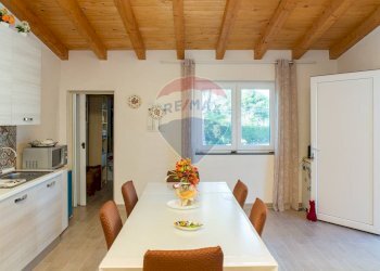 Sala da pranzo - Villa Via Favignana
 
32, Catania - foto 17