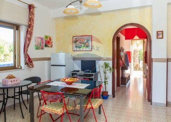 Sala da pranzo - Villa Via Favignana
 
32, Catania - foto 29