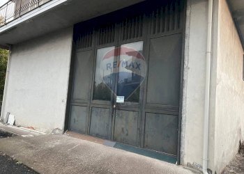 Edificio all\'aperto - Laboratorio via Madre Teresa di Calcutta 10, Belpasso - foto 2