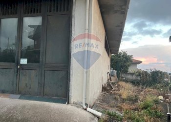 Edificio all\'aperto - Laboratorio via Madre Teresa di Calcutta 10, Belpasso - foto 4